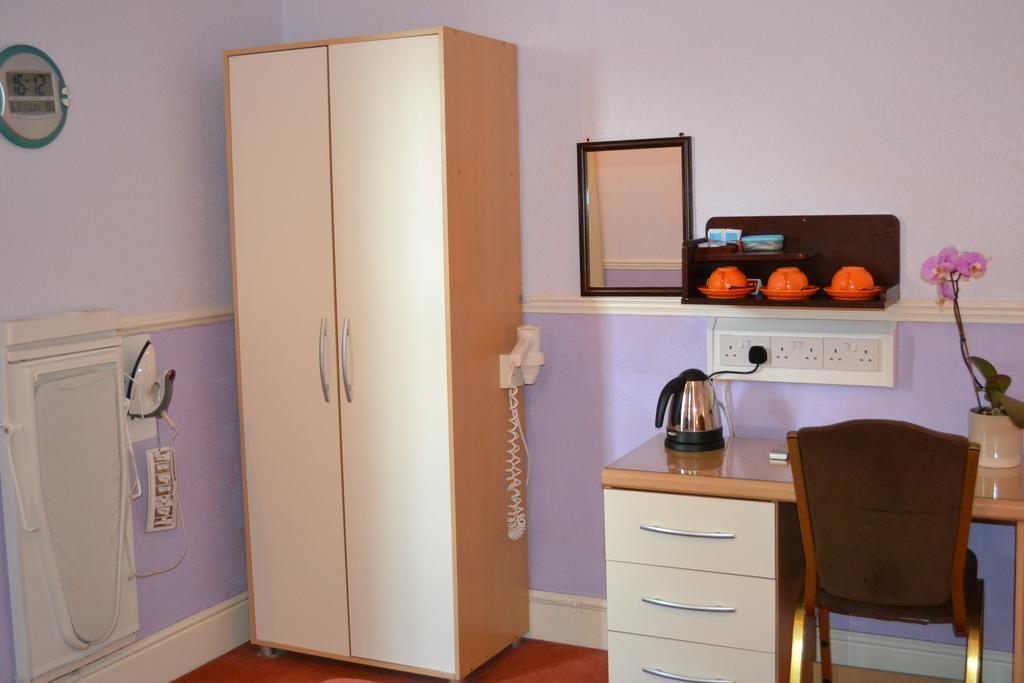 דגלאס Adelphi Guest House מראה חיצוני תמונה