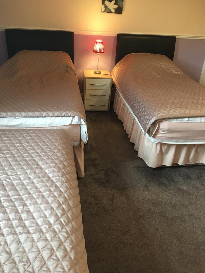 דגלאס Adelphi Guest House מראה חיצוני תמונה