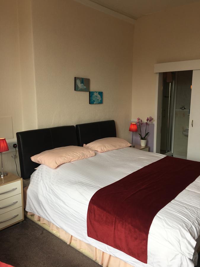 דגלאס Adelphi Guest House מראה חיצוני תמונה