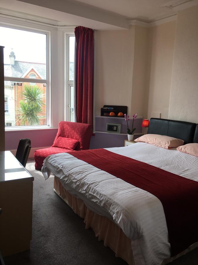 דגלאס Adelphi Guest House מראה חיצוני תמונה