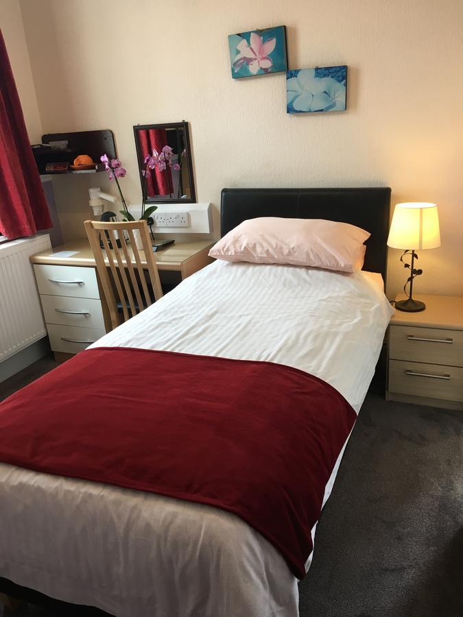 דגלאס Adelphi Guest House מראה חיצוני תמונה